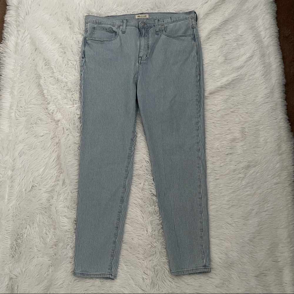 EUC Madewell Striped 10” High Rise Skinny Crop Jeans!